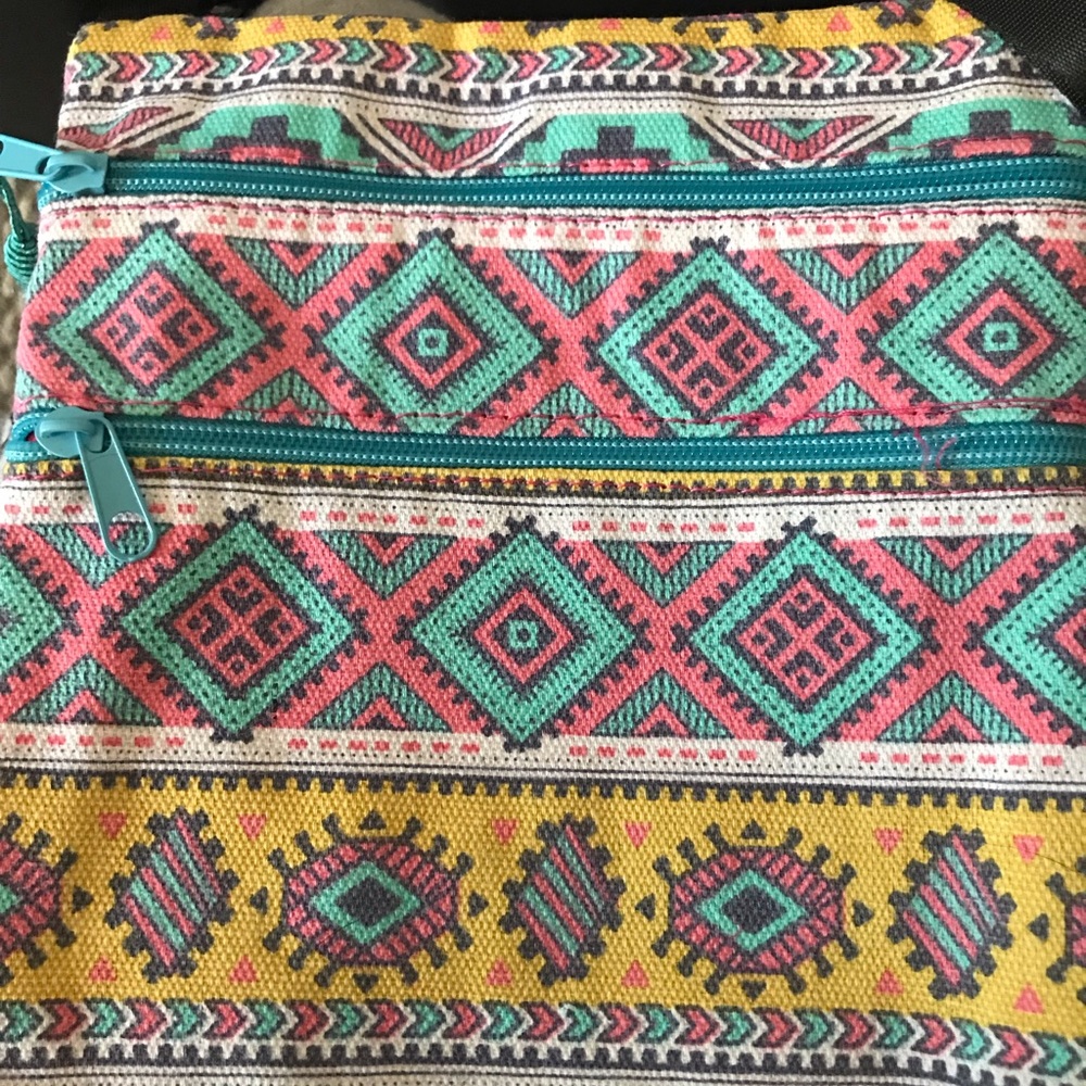 Hand bag.